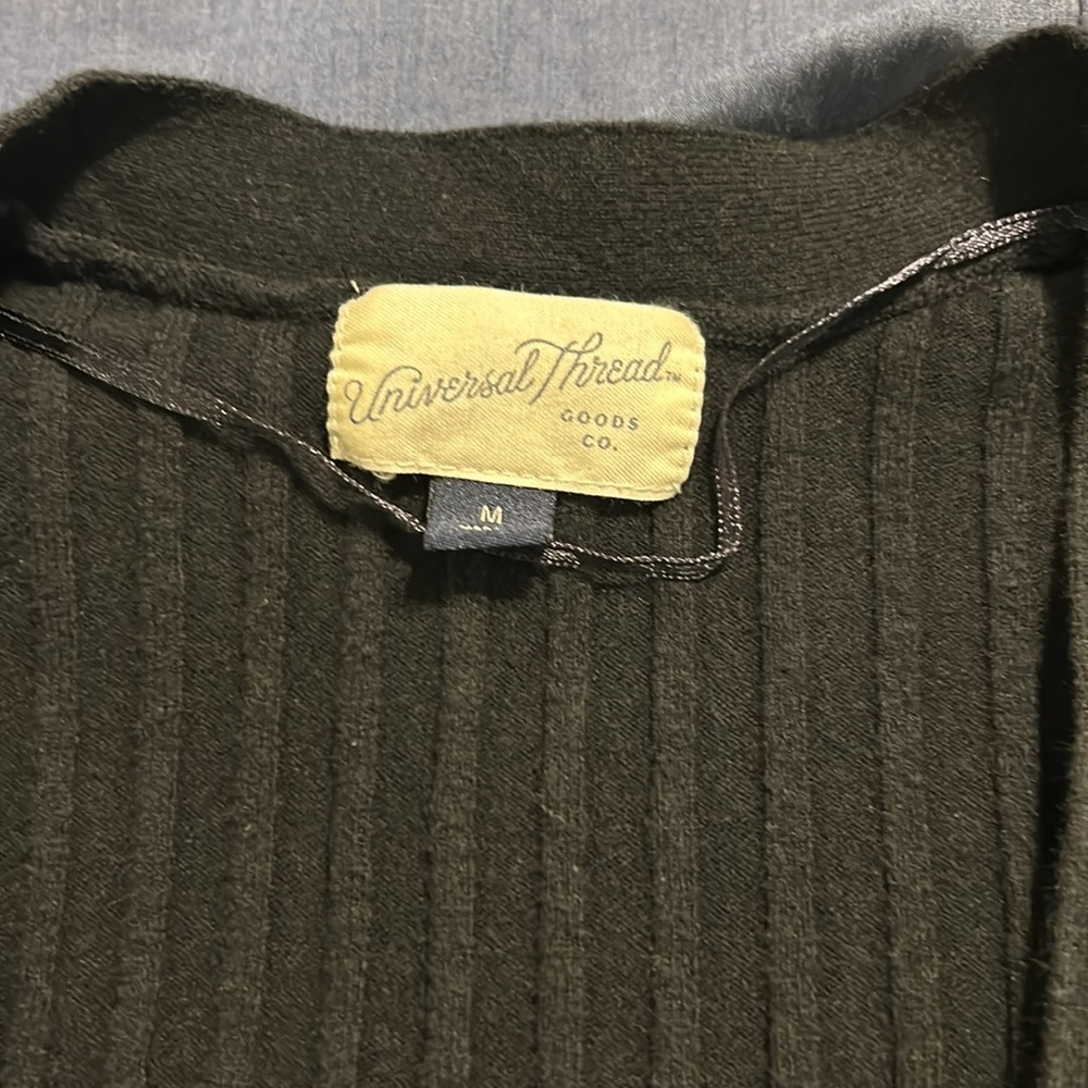 Universal Threads Cardigan - Picture 3 of 3